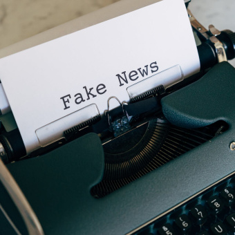 PR in the Crossfire: Strategies to Combat Fake News in the Digital Age